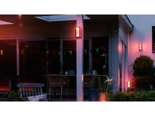 Không gian ánh sáng trắng và màu Hue Impress Wall Light