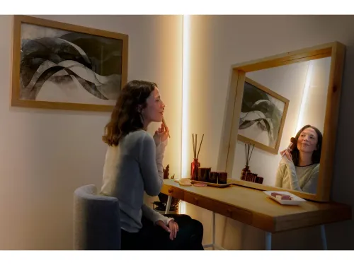 Không gian ánh sáng trắng và màu Omniglow Lightstrip 3m